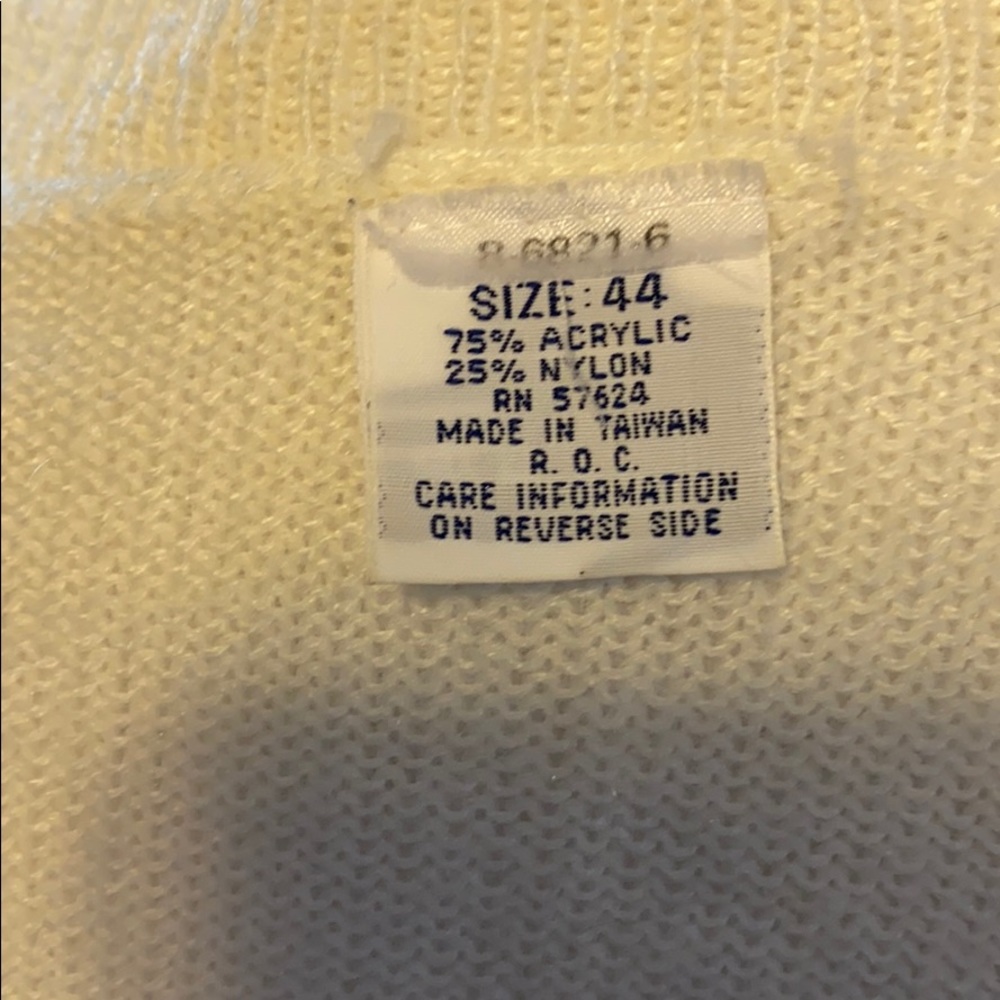 Sweater - Picture 4 of 4
